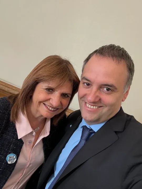 Patricia Bullrich, sobre Adorni: “Quizás no tiene el cuero tan duro como yo”