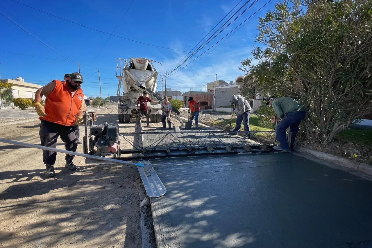 Comenzó la pavimentación de la calle Vivaldi en Playa Unión