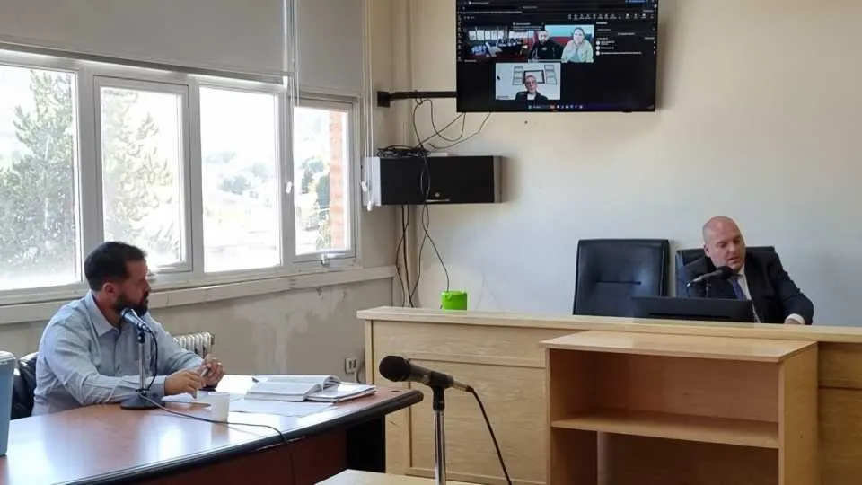 Estafas con vehículos en Esquel: Dictan 90 días de prisión preventiva para una pareja