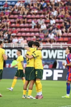 San Lorenzo fue goleado por Defensa y Justicia