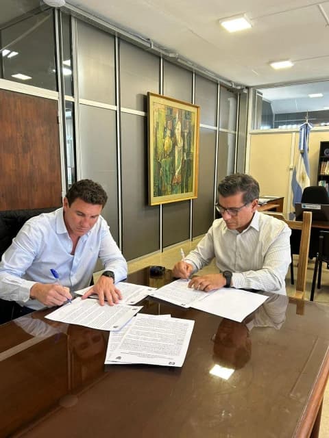 Convenio entre la Facultad de Económicas y la CAPIP para capacitaciones en el sector pesquero