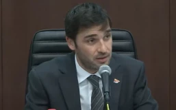 “Algunos se hacen los distraídos pero son quienes prendieron fuego a Chubut”