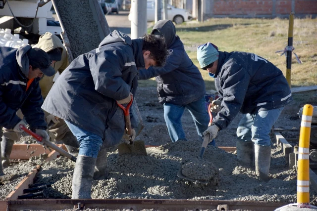 Trelew: Hormigonado en Capitán Murga y A.P. Bell