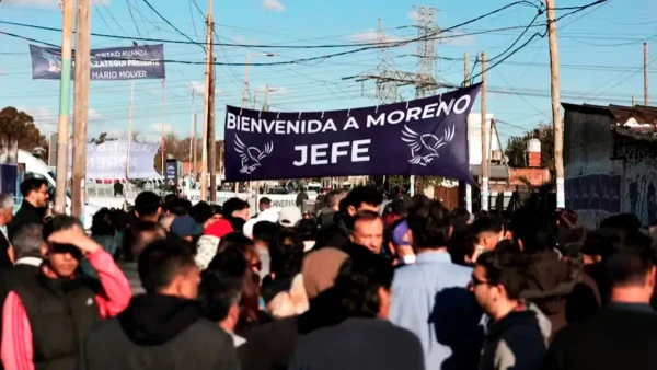 Audios revelan que LLA usó el "método peronista" de los micros para el acto de Milei en Moreno