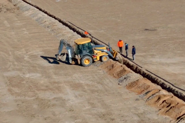 Se ejecutan las redes de agua y energía en el Lotear