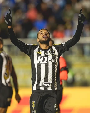 Atletico Mineiro empató por 2-2 con Bolívar