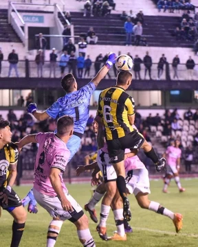 Primera Nacional: Con nueve jugadores, Dvo. Madryn igualó con All Boys