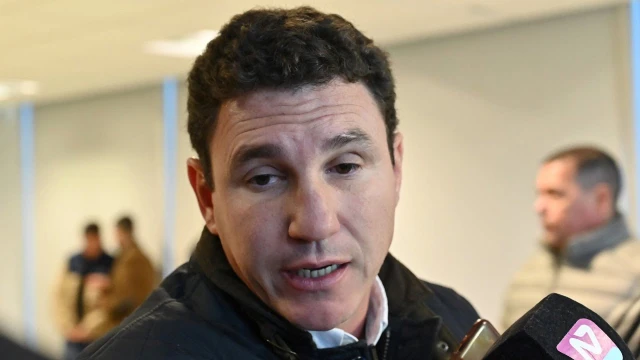 Amplio acompañamiento de cámaras pesqueras al desembarco del grupo español Profand en Alpesca