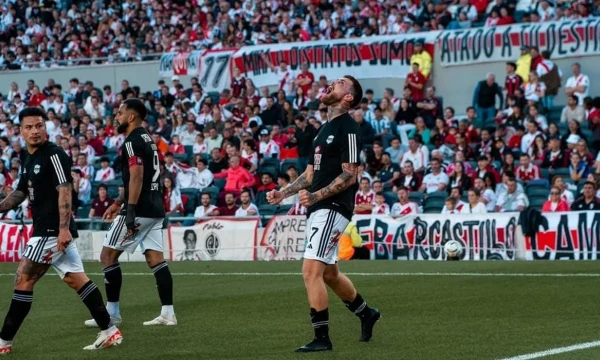 Deportivo Riestra venció 2-1 a River en el Monumental