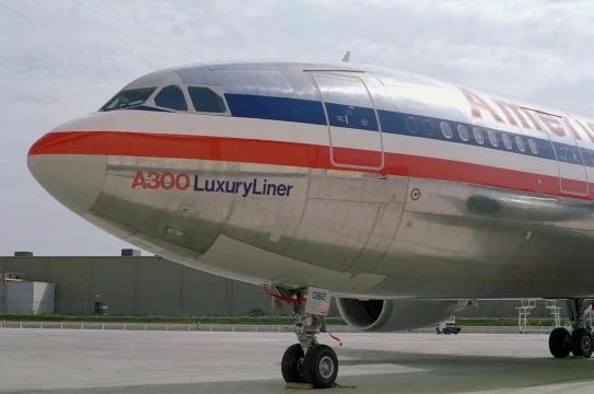 Estados Unidos: hallaron a un hombre muerto en el tren de aterrizaje de un avión