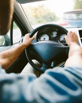 Protagonizó un choque, provocó lesiones graves y estará cuatro años sin licencia de conducir