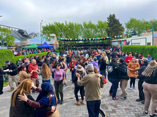 La Feria de Productores y Artesanos volvió a brillar en 28 de Julio