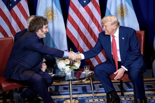 Javier Milei viaja a Estados Unidos a reunirse con Donald Trump tras el auxilio financiero