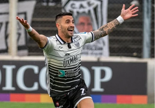 Estudiantes de Buenos Aires y de Río Cuarto avanzan a cuartos del Reducido