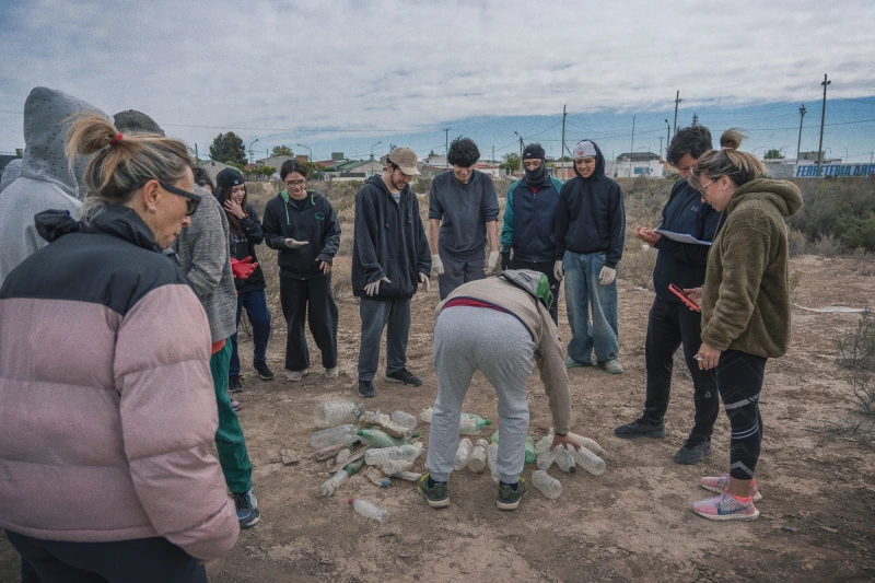 Plogging educativo 2025 en Rawson