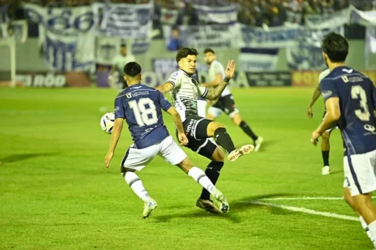 Primera Nacional: Tristán Suárez y Estudiantes (BA) no pasaron del empate en el Reducido