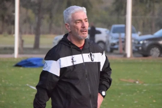 Omar De Felippe afirmó no haber cobrado los premios por la Copa Argentina que ganó el año pasado