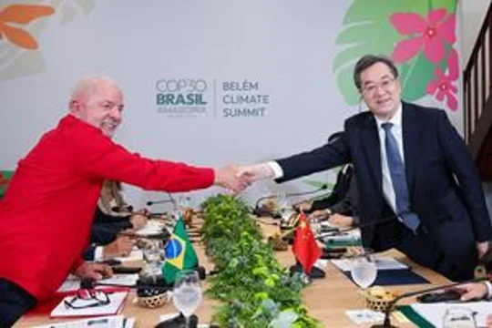 China está dispuesta a colaborar con Brasil para fortalecer la confianza política mutua