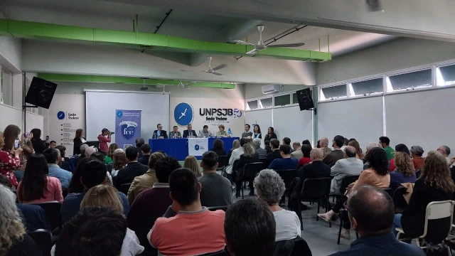 Ball asumió como decano de Económicas