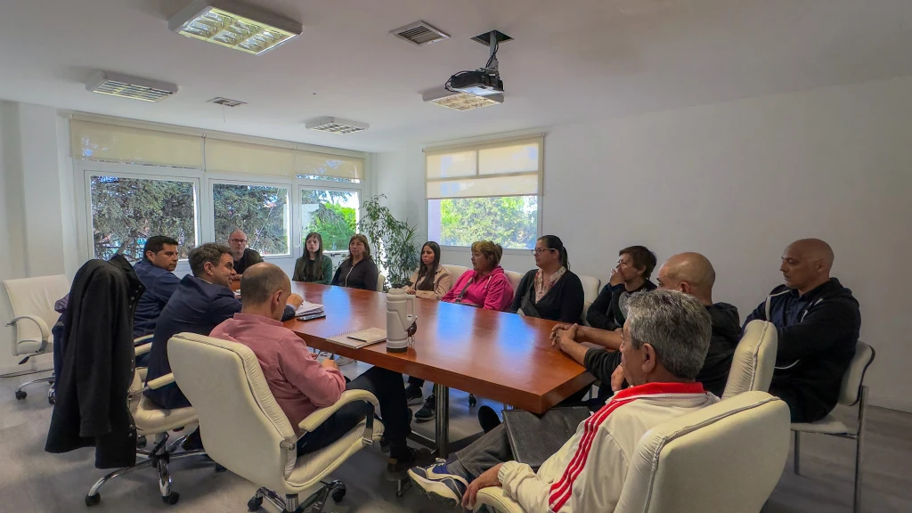 La Cooperativa avanza en gestiones con vecinos de la Chacra 32 para la llegada del servicio eléctrico