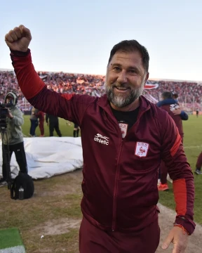 El DT de Morón Walter Otta fue sancionado antes de la semifinal por el ascenso por declaraciones falsas