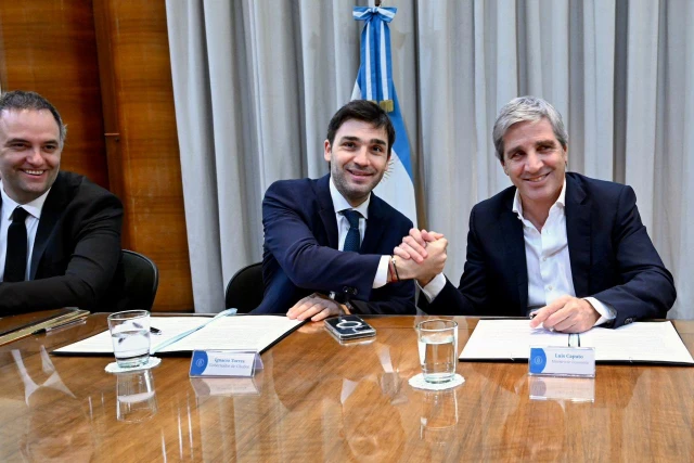 Torres junto a Nación firmó el acuerdo para la eliminación de las retenciones a la exportación de petróleo