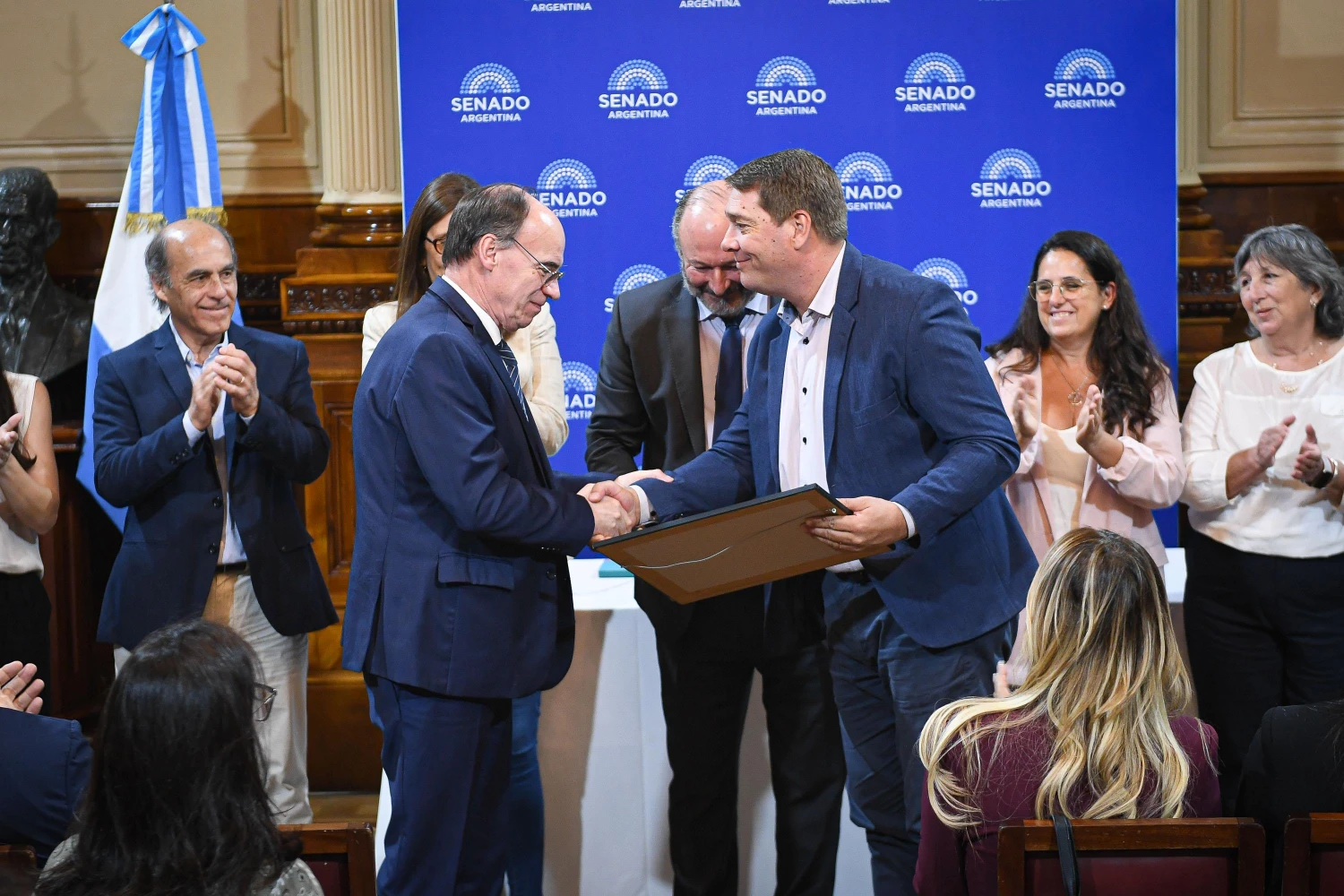 El Senado efectuó un reconocimiento a Rawson