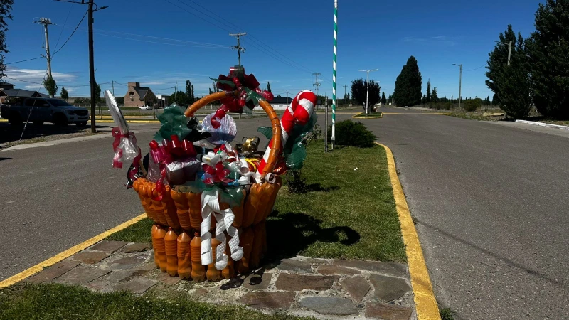 28 de Julio presentó su decoración navideña realizada con materiales reciclados