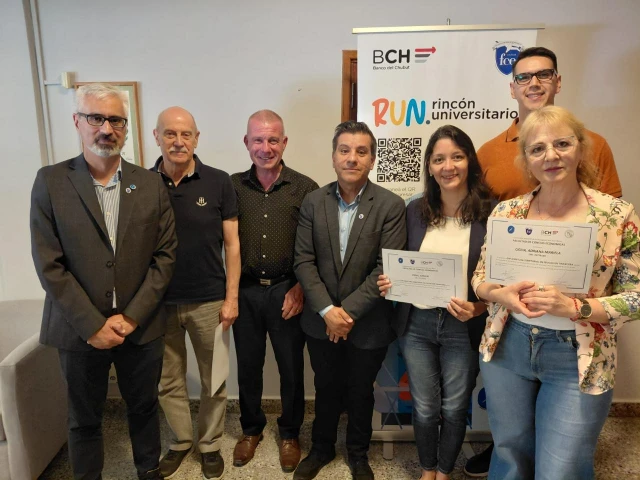 La Facultad entregó diplomas a estudiantes de Gaiman por la cursada en Inteligencia Artificial y Educación Financiera 