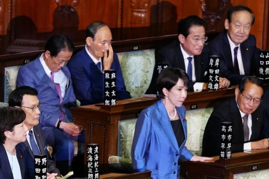 Japón: denuncian penalmente a la primera ministra por exceso en donaciones políticas