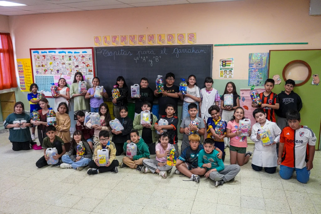 Estudiantes de la Escuela Nº178 juntaron tapitas para el Garrahan