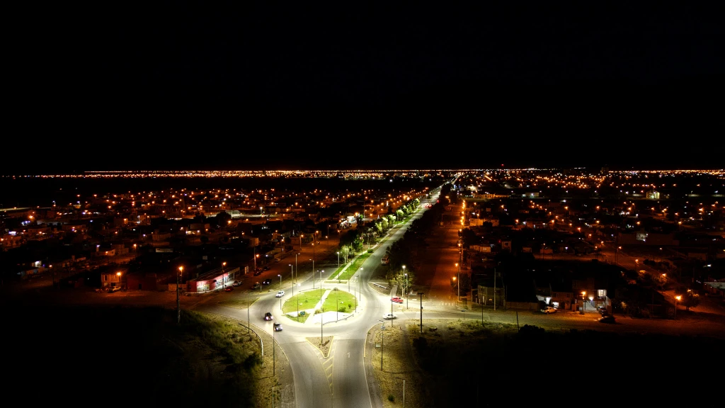 Quedó iluminado el acceso a Rawson por Ruta Provincial N°7