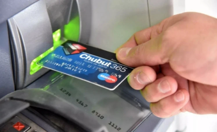 Provincia depositó el Aguinaldo a los Estatales