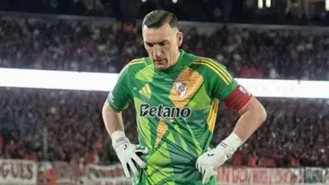 Armani se pierde los amistosos de River y enciende las alarmas en la pretemporada