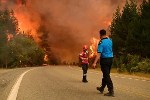 Se dispuso la evacuación preventiva de Coihue y La Angostura en Epuyén y el corte de la Ruta Nacional 40