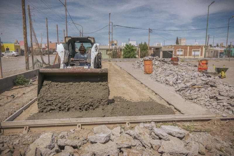 El municipio de Rawson repara el playón del Área 12