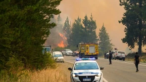 Chubut  refuerza el operativo contra el incendio en Puerto Patriada