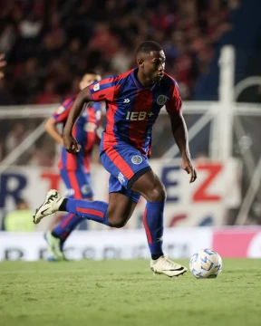 “Es un mal tipo”: un dirigente de San Lorenzo arremetió contra Romaña