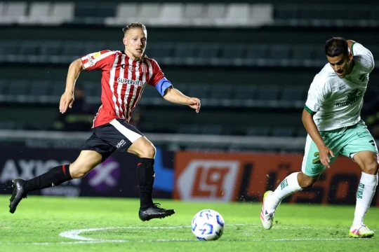Estudiantes de La Plata goleó a Ituzaingó y avanzó en la Copa Argentina