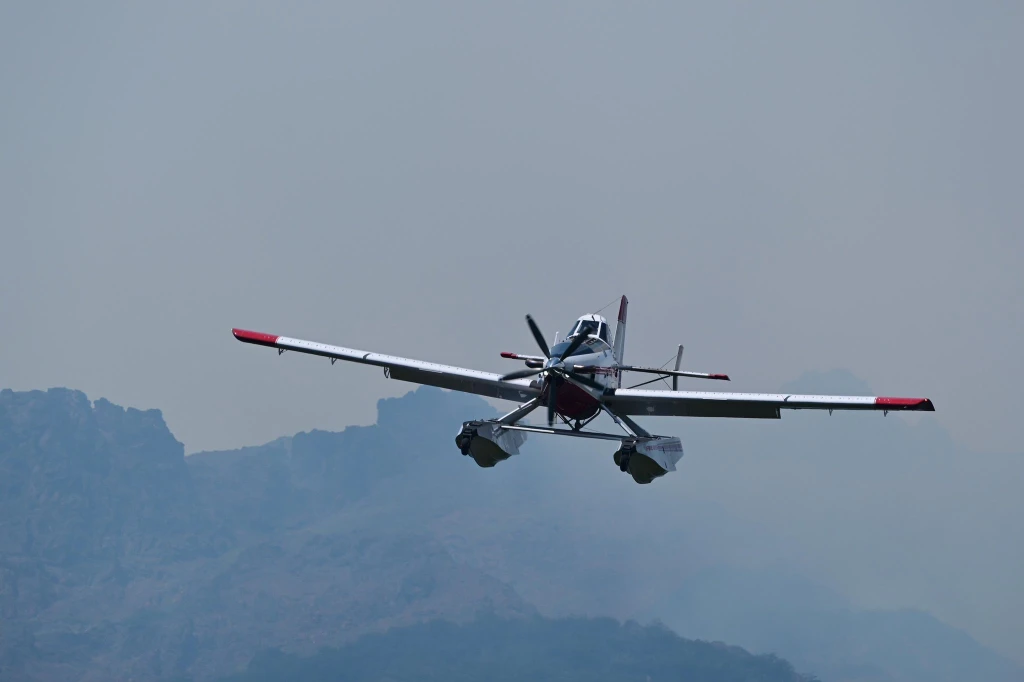 Incendio en el Parque Nacional: bomberos voluntarios de Chile se suman a los más de 500 brigadistas provinciales y nacionales