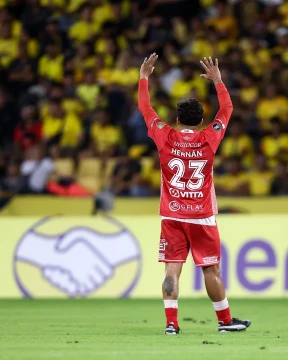 Argentinos Juniors se quedó con un triunfo sobre la hora en su visita a Barcelona de Ecuador por la Copa Libertadores