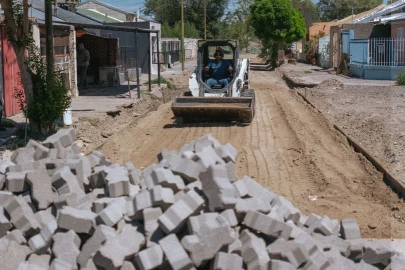 Comenzó el adoquinamiento en el Área 12
