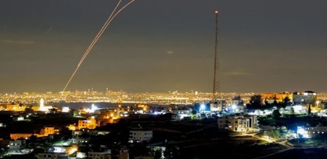 Fuerzas de Arabia Saudita derribaron tres misiles iraníes