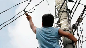 Madryn: La Fiscalía investiga conexiones clandestinas de cable y realizó allanamientos en la casa de un sospechoso