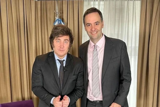 Tras su regreso de España, Milei visita Córdoba y respalda a Manuel Adorni