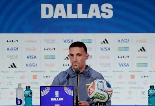 Scaloni confirmó en conferencia de prensa que Messi será suplente ante Jordania