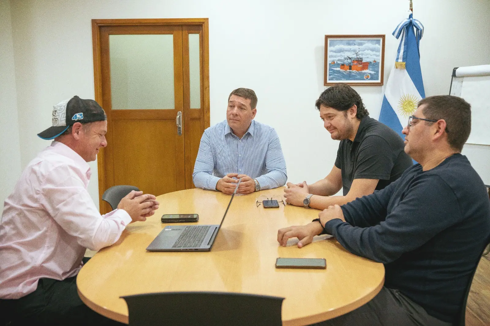 Bres presentó una propuesta digital para controlar el transporte de pasajeros en Rawson
