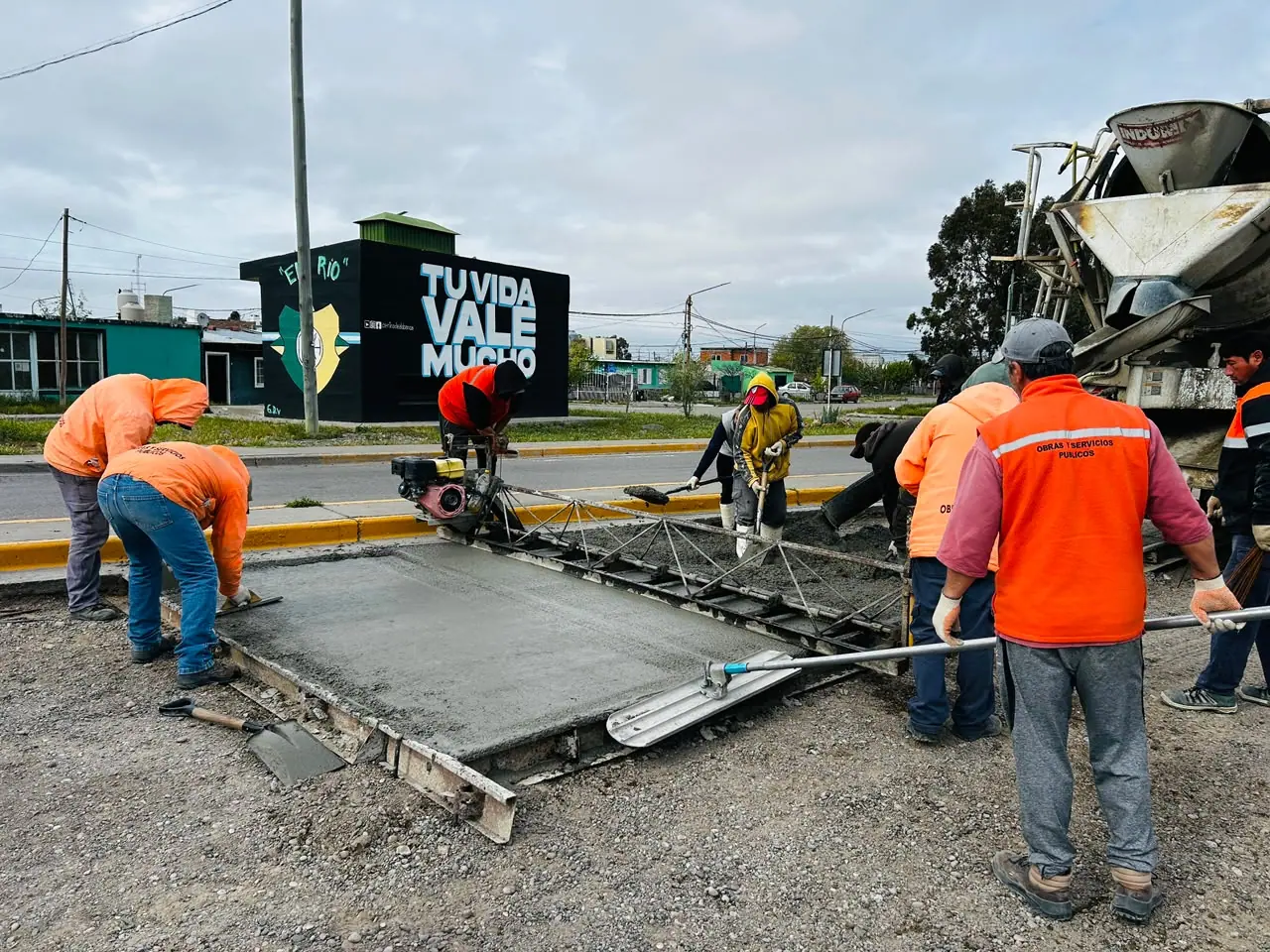 Comenzó la hormigonada de la Avenida Antártida Argentina