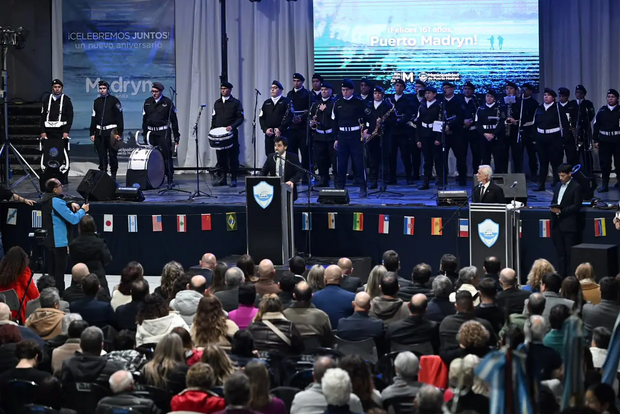 En el aniversario de Puerto Madryn, Torres y Sastre anunciaron una reparación histórica para la ciudad