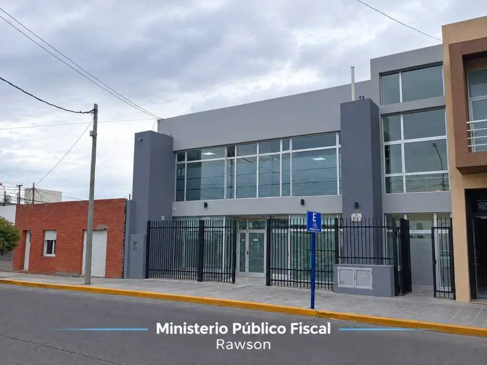 Deberá reparar con 20 millones de pesos el golpe de puño con el que lesionó a otro marinero